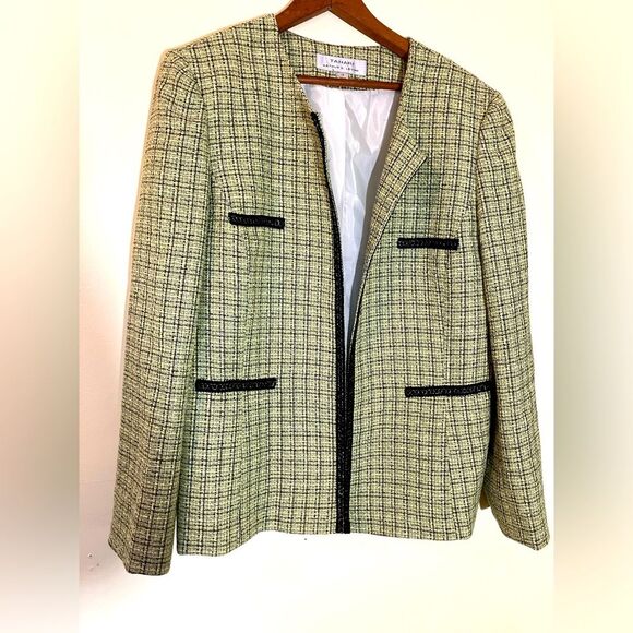 Tahari lined blazer, excellent condition, size 16, green, black, white design - Picture 1 of 6